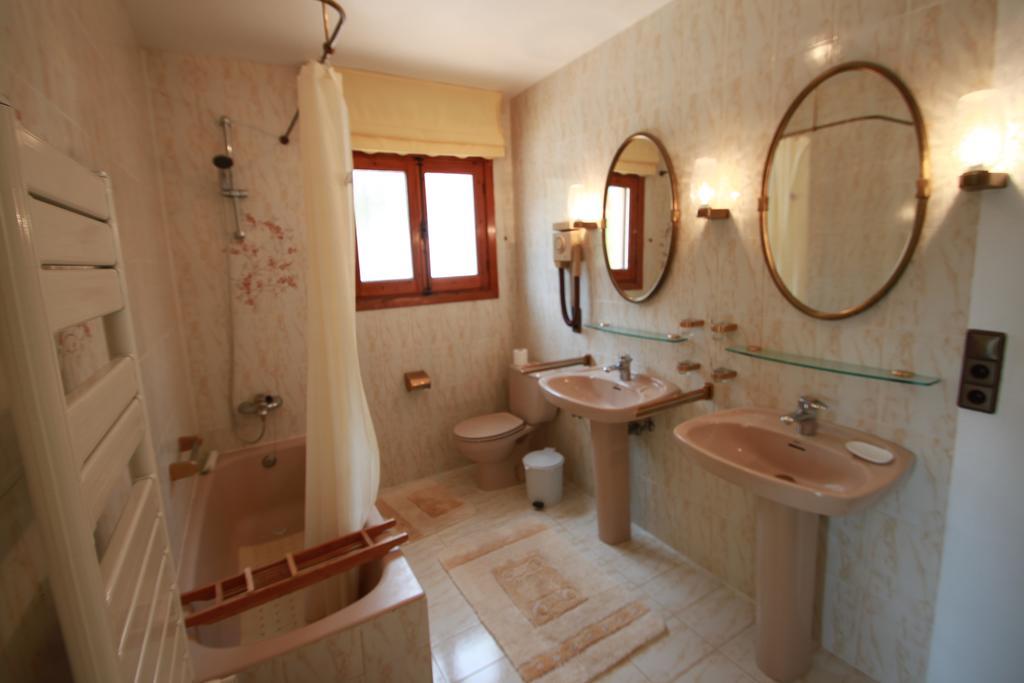Chrisuli - Well Furnished Villa With Panoramic Views In 莫莱拉 客房 照片